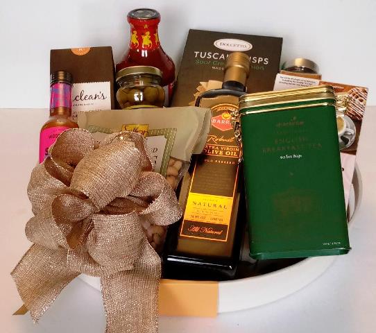 Christmas-gift-basket-packed with olive-oil-and-tea for you to give this holiday gifting season