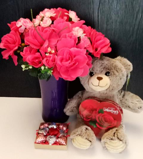 A valentine day flower and chocolates for delivery