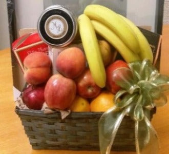 Fruit gift basket for any occasion, for get well wishes, to say thank you, or to convey sympathy. This fruit gift basket is ideal for these events